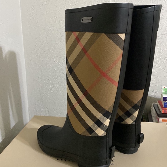 Burberry Clemence Rainboots with box size 41 - Picture 2 of 4